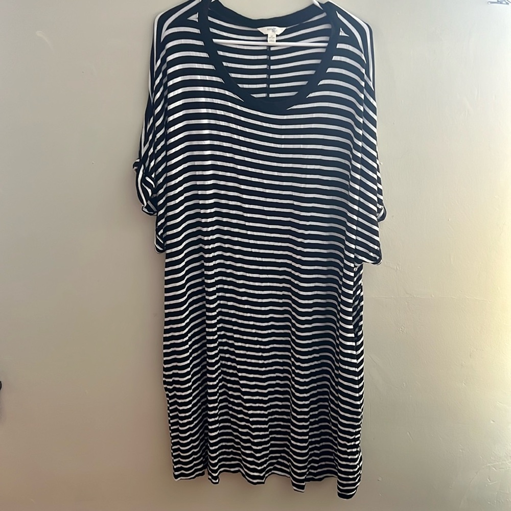 Black and white dress with pockets